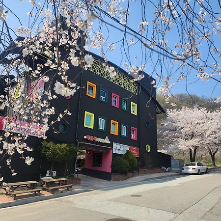 佛罗伦萨汽车旅馆 牙山市 外观 照片